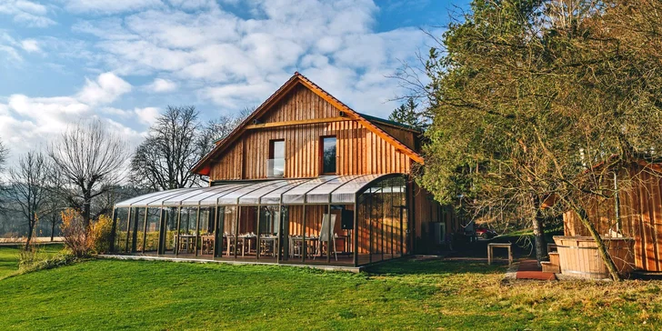 Nádherné ubytování v přírodě s polopenzí, vínem a privátním wellness