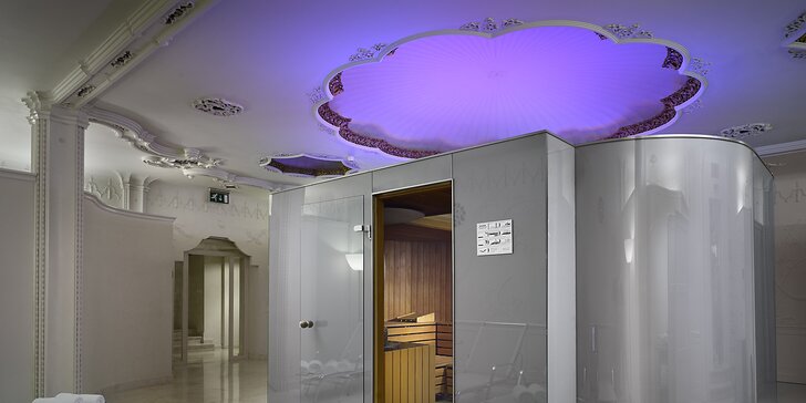 Pobyt v Praze kousek od náměstí Republiky: secesní hotel, snídaně i privátní sauna