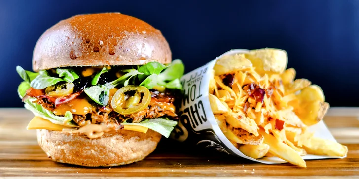 Pochutnejte si: burger menu s hranolky, žebry, křídly i Coca-colou
