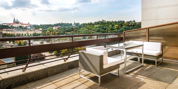 Výjimečný pobyt v centru Prahy: 5* hotel se snídaní, thajská masáž a wellness