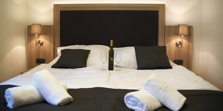 Podzimní dovolená v Českém Krumlově: hotel 10 minut od centra, snídaně i lahev vína
