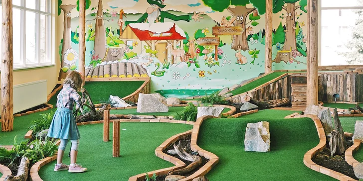 Adventure minigolf v burger bistru: 60 minut hry pro malé i velké