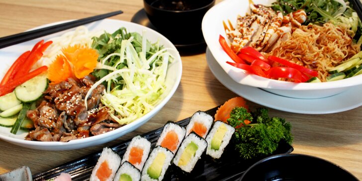 Ve dvou na asijské dobroty do oblíbené restaurace: sushi, nudle a nápoj