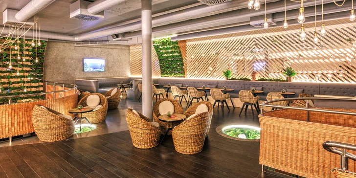 60 min. masáže dle výběru a 30 min. wellness v Sauna Central