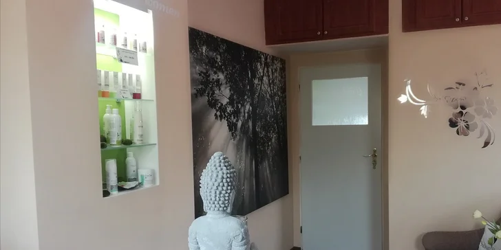 Kompletní kosmetické ošetření vč. masáže nebo mikrojehličkování s kyselinou hyaluronovou