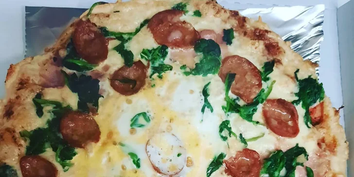 Dvě pizzy o průměru 32 nebo 45 cm podle výběru s rozvozem domů