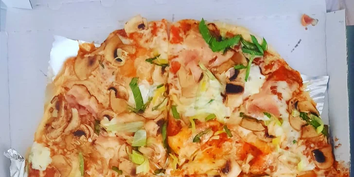 Dvě pizzy o průměru 32 nebo 45 cm podle výběru s rozvozem domů