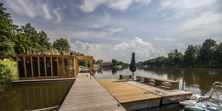 Souznění s přírodou v parku Orlice: stylový altán, snídaně i sauna a pláž