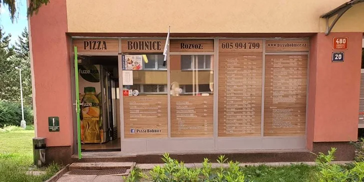 Pizza v Bohnicích podle výběru: 40 cm nebo 2 pizzy o průměru 32 cm