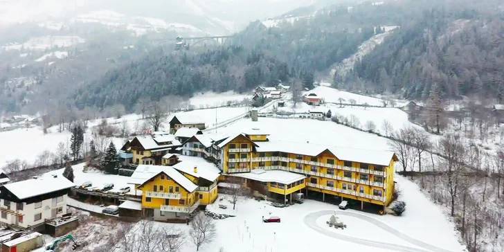 Hotel v Korutanech s výhledem na hory: snídaně, 4chodové večeře, lyžování a relax ve wellness