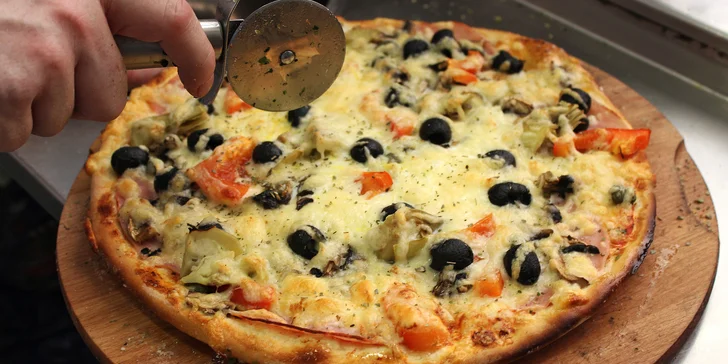 Půlka, jedna nebo rovnou dvě pizzy podle výběru na odnos s sebou