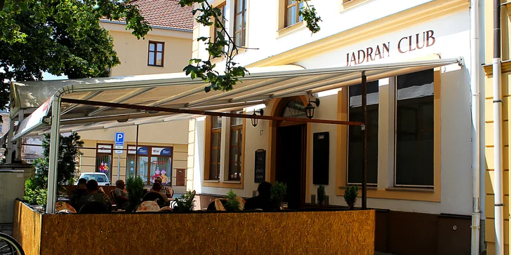 Jedna nebo dvě pizzy podle výběru z osmi druhů i s rozvozem