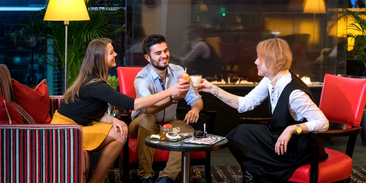 Podzimní radovánky v Praze: trendy 4* hotel s výbornou polohou a bohatou snídaní