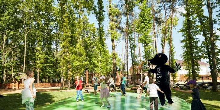 Venkovní zábavní park Krtkův svět: prolézačky, skluzavky, trampolíny i lanové centrum