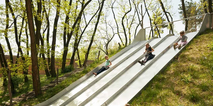 Venkovní zábavní park Krtkův svět: prolézačky, skluzavky, trampolíny i lanové centrum