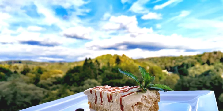 3chodové menu pro 2 v Rajské zahradě s krásným výhledem: panenka nebo králičí stehno