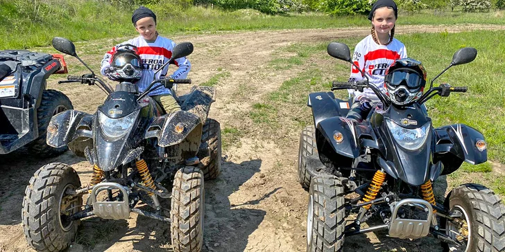 Zábava pro celou rodinu: Jízda na čtyřkolce pro dospělého i děti