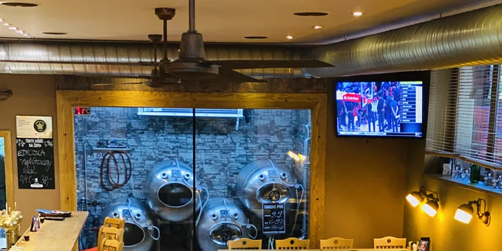 Žebra, steak dle výběru ze 2 druhů masa nebo burger pro 1 či 2 osoby v restaurantu Plaudit Turnov