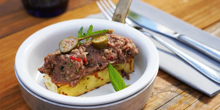4chodové degustační menu a vstup na vyhlídku Žižkovské věže pro 2 osoby
