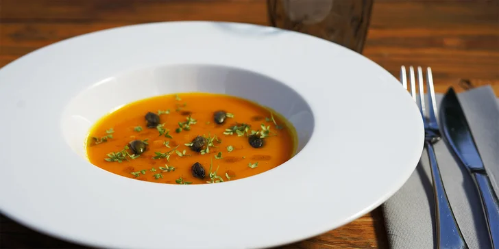 4chodové degustační menu a vstup na vyhlídku Žižkovské věže pro 2 osoby