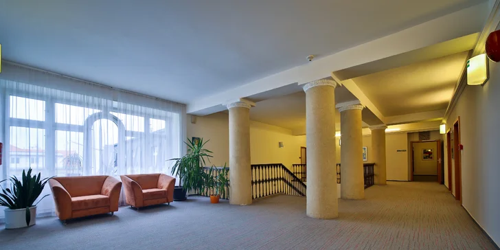 Uprostřed dění: pobyt se snídaní v srdci Prahy, čistý a moderní hotel u Palladia a Obecního domu