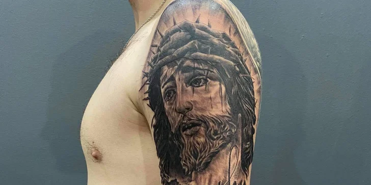 Nové tetování s motivem dle výběru ve Studiu 191 Ink u Jiřího z Poděbrad