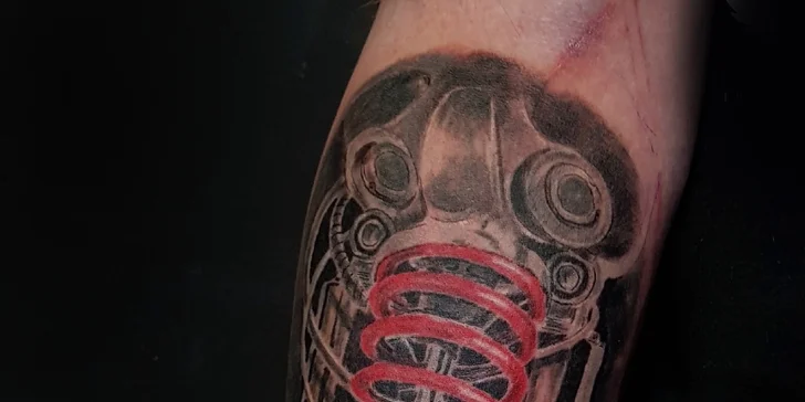 Nové tetování s motivem dle výběru ve Studiu 191 Ink u Jiřího z Poděbrad