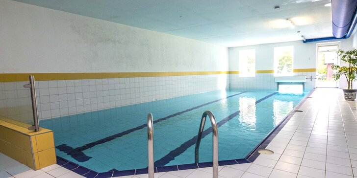 Pohodový pobyt pod Hostýnem: polopenze, vnitřní a venkovní bazén, bowling i squash