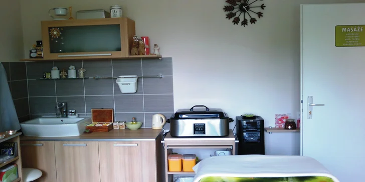 Užijte si masáž zad, šíje a krku popř. lymfatickou masáž nohou nebo lávovými kameny