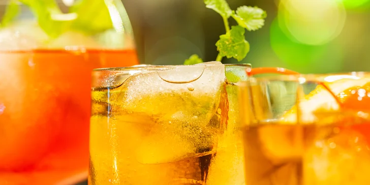 Kousek Korsiky v Ostravě: vychutnejte si tapas pro dva a čtyři míchané drinky