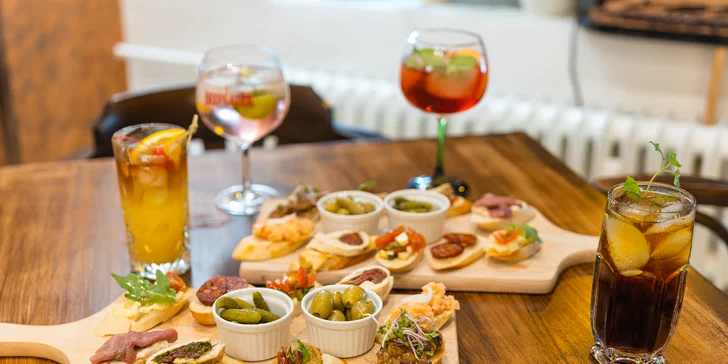 Kousek Korsiky v Ostravě: vychutnejte si tapas pro dva a čtyři míchané drinky