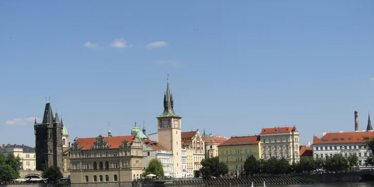 120 min. vyhlídkové plavby na Vltavě i s bufetem pro 1 nebo 2 osoby