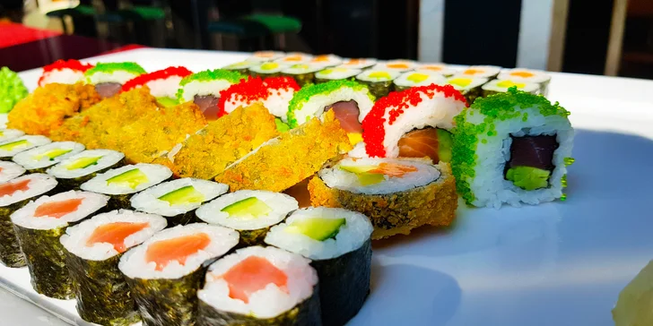 Nechte si naservírovat sushi: 46 nebo 62 ks s lososem, avokádem i tuňákem