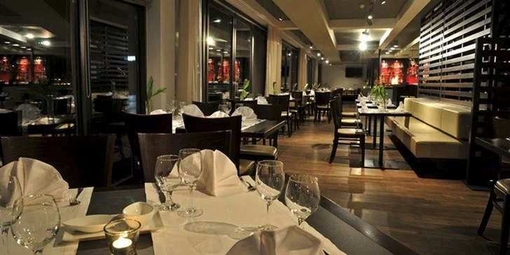 Jakékoli jídlo a pití v oblíbené restauraci Port 62