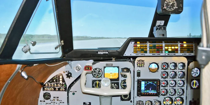 Až 60 min. na leteckém simulátoru pro 1 osobu: letadlo C172 nebo L410
