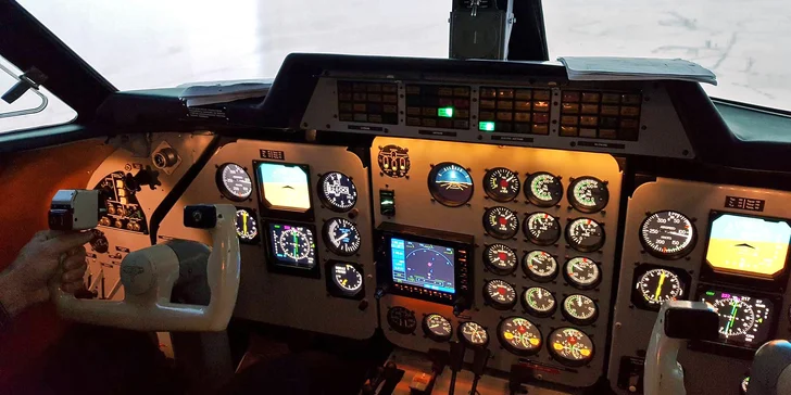 Až 60 min. na leteckém simulátoru pro 1 osobu: letadlo C172 nebo L410