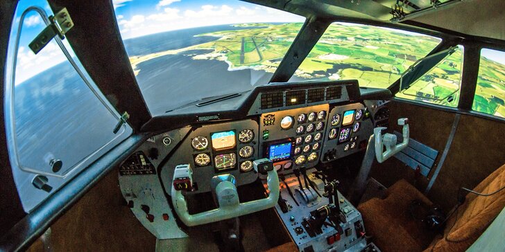 Až 60 min. na leteckém simulátoru pro 1 osobu: letadlo C172 nebo L410