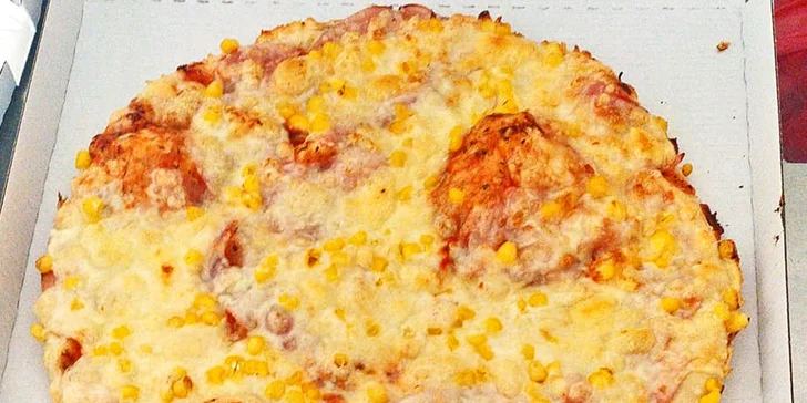 Dvě pizzy o průměru 32 nebo 45 cm podle výběru s rozvozem domů