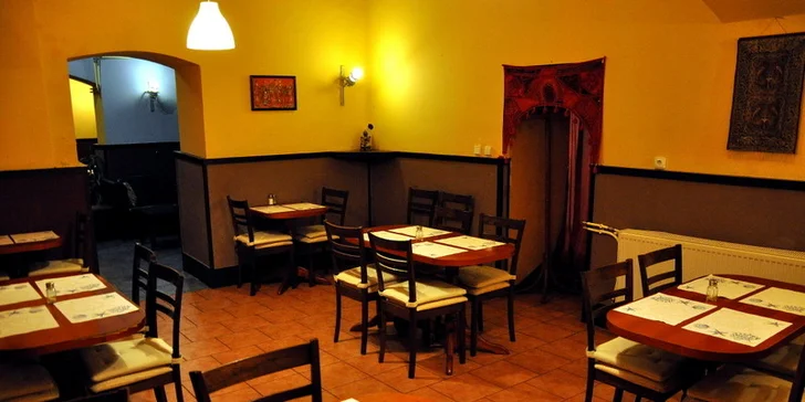 Vydatné indické menu pro dva v Dilli Delhi