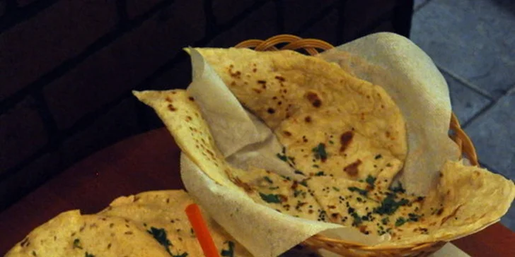 Vydatné indické menu pro dva v Dilli Delhi
