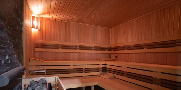 Nechte se rozmazlovat: 3chodové menu, privátní whirlpool se sektem i sauna pro pár