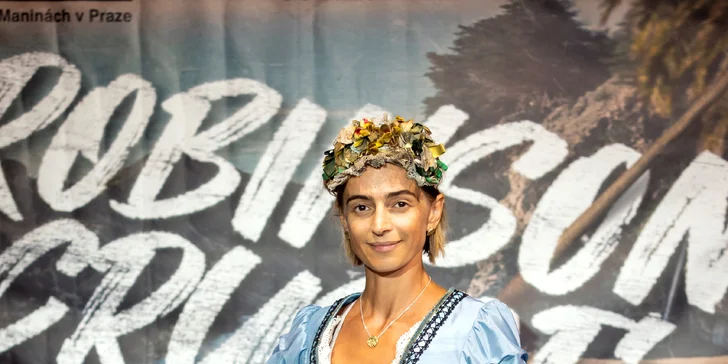 Autobusem na novinku mezi muzikály Robinson Crusoe, po něm setkání s herci