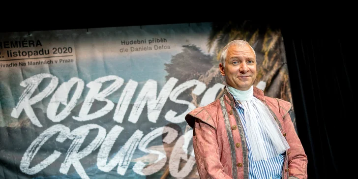 Autobusem na novinku mezi muzikály Robinson Crusoe, po něm setkání s herci
