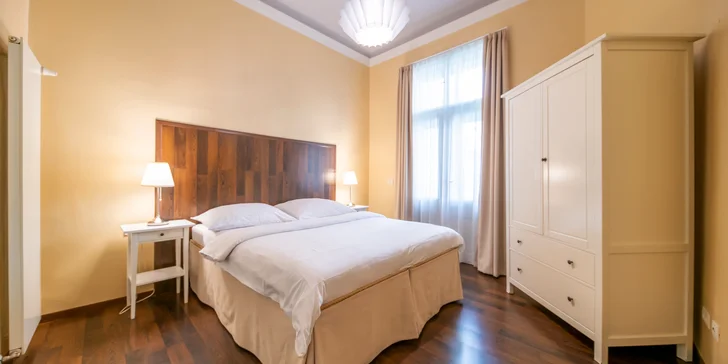 Romantický pobyt v Praze: krásné apartmány pro pár na Janáčkově nábřeží