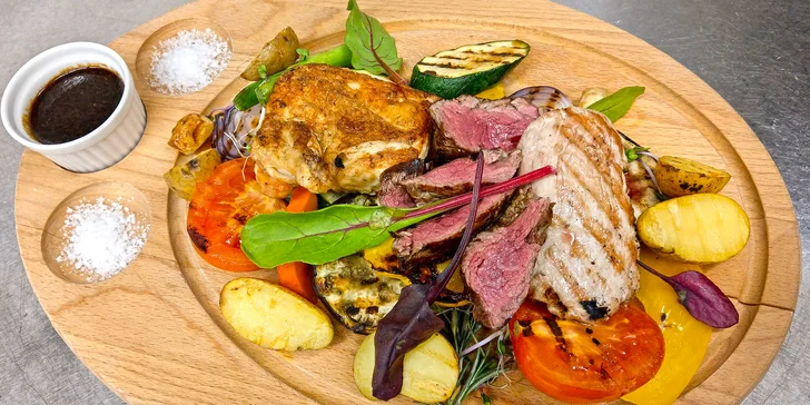 Tříchodové menu U Přeška: kachní konfit, variace grilovaných mas a lívanečky