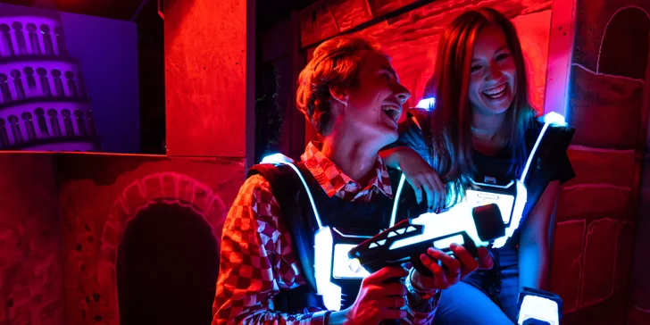 Zastřílejte si: zábavná laser game v centru Prahy až pro 14 hráčů