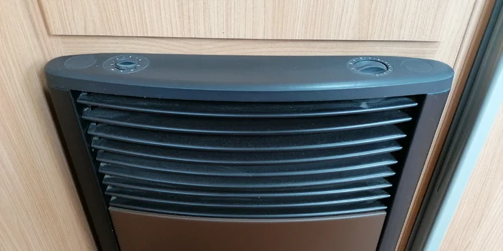 Pronájem karavanu Adria Altea 512DT i s předstanem a markýzou až na 7 dní