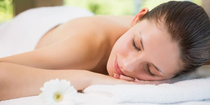 Relaxace jako na Havaji: exotická masáž Lomi Lomi v délce 60 minut