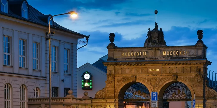 Kurz večerního a nočního fotografování v centru Plzně: teorie i praxe