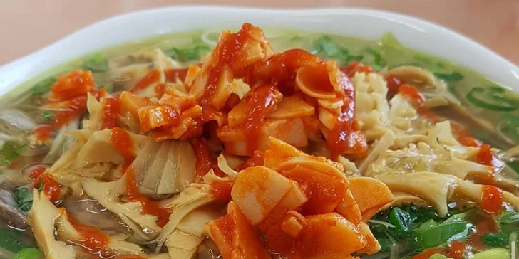 Vietnamské menu pro 1 nebo 2 osoby ve vietnamské tržnici na Olomoucké